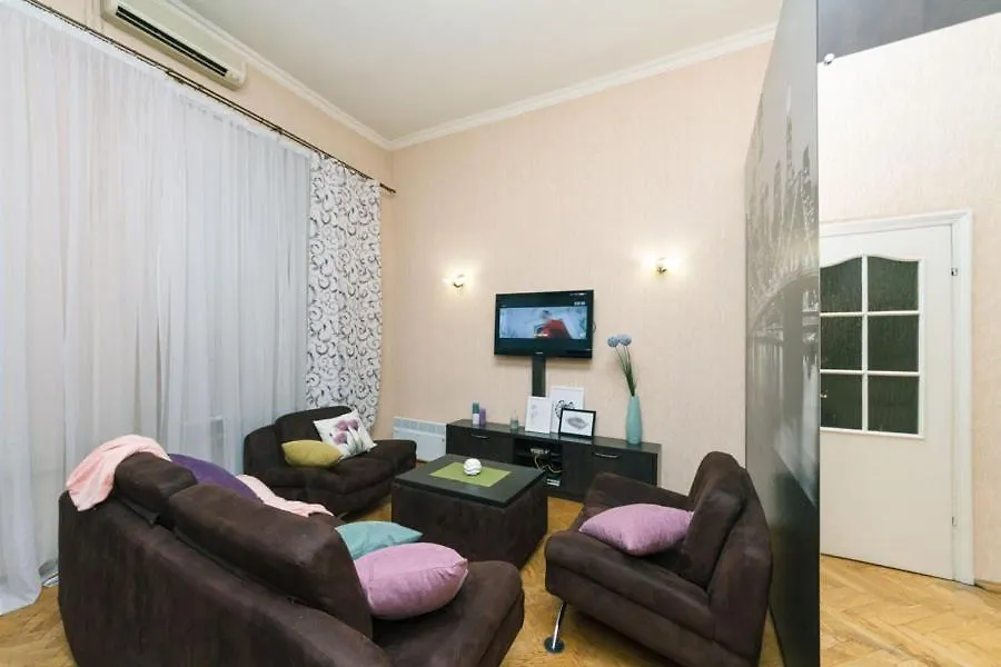 Amazing Heart Of Kiev Apartment 0*, Kyiv